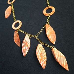 VTG Orange Freshwater Shell Leaf Dangle Statement Necklace, Goldtone 28" Chain